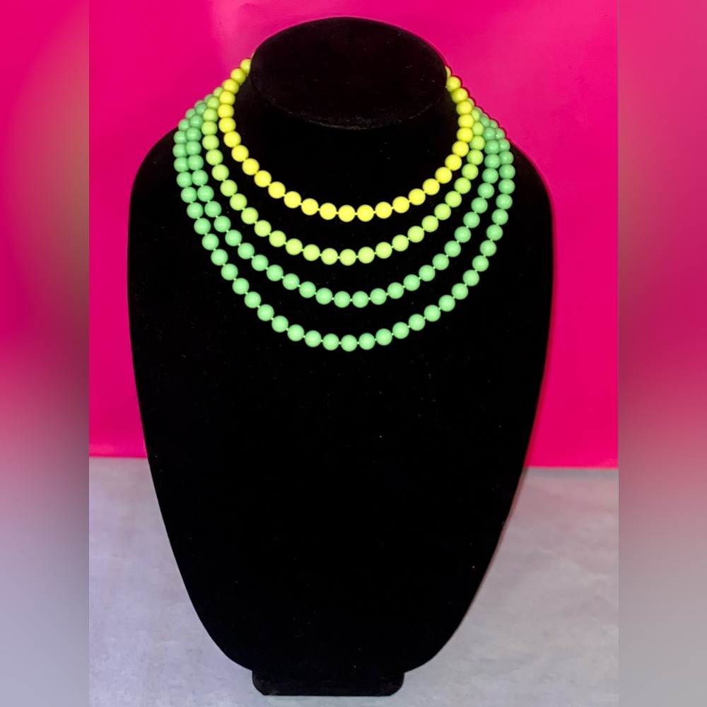 Vintage Green Multi Stranded Bead Adjustable Length Retro Necklace - Picture 1 of 5